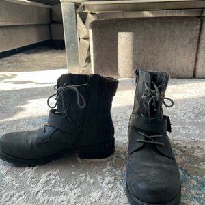 Charcoal Lace-Up Boots with Knit Cuff